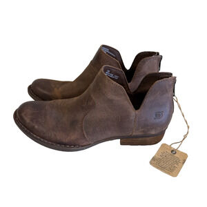 NWT Born Women’s Brown Leather Ankle Boots Rear Zip Handcrafted Size 10M